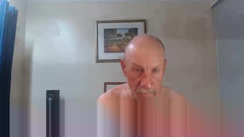 Snapshot of lovesblackazz chatting on 12.18.25 Lovesblackazz online show from 12.18.25