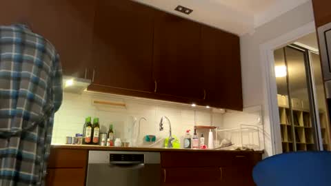 loveshine_ online show from 12.23.24