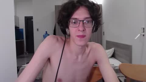 Snapshot of lovesomecookies chatting on 11.04.25 LovesomeCookie online show from 11.04.25