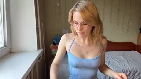 Mia online show from 07.21.26