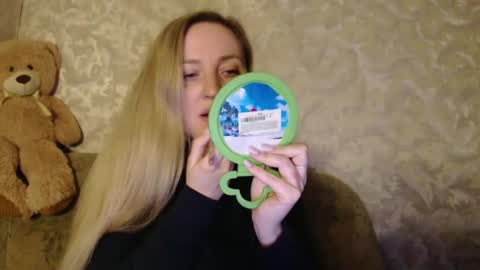 Snapshot of lovesrebecca chatting on 12.10.24 LovesRebecca online show from 12.10.24