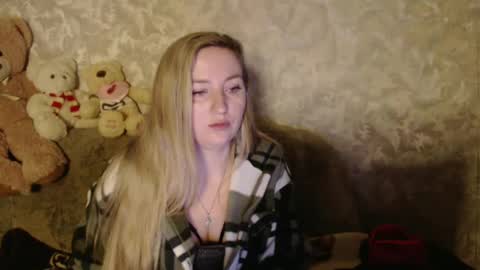 Snapshot of lovesrebecca chatting on 02.24.25 LovesRebecca online show from 02.24.25