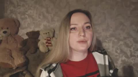 Snapshot of lovesrebecca chatting on 10.30.25 LovesRebecca online show from 10.30.25