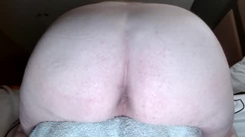 Snapshot of lovesurass2 chatting on 01.14.26 lovesurass2 online show from 01.14.26