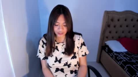 Snapshot of loveyoureign06 chatting on 02.04.26 Ryn online show from 02.04.26