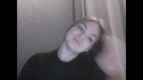 Snapshot of loviesimone chatting on 10.01.25 loviesimone online show from 10.01.25