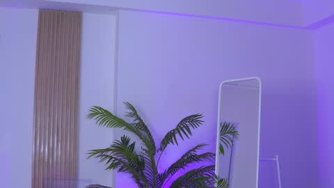 Snapshot of lovingblondie chatting on 01.10.25 Nora online show from 01.10.25