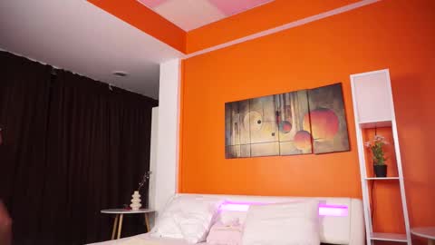 Snapshot of lovingblondie chatting on 11.23.25 Nora online show from 11.23.25