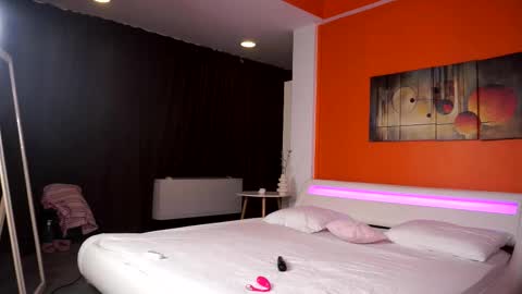 Nora online show from 02.10.26