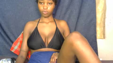 Snapshot of lovly_lastborn chatting on 09.25.25 lovly_lastborn online show from 09.25.25
