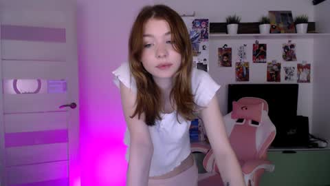 Snapshot of lower_angel chatting on 12.27.24 Loly online show from 12.27.24