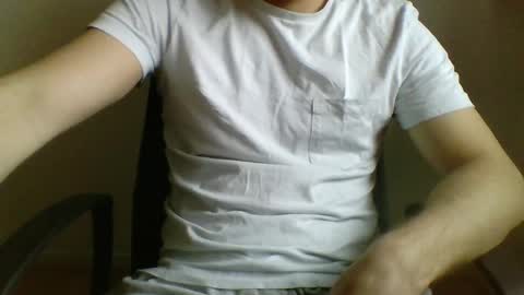 Snapshot of loxygen chatting on 01.08.25 loxygen online show from 01.08.25