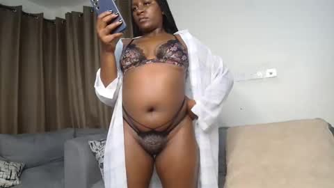 Snapshot of loyalcutie chatting on 02.04.26 loyalcutie online show from 02.04.26