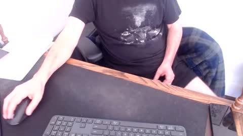 Snapshot of lreed090 chatting on 03.05.25 lreed090 online show from 03.05.25