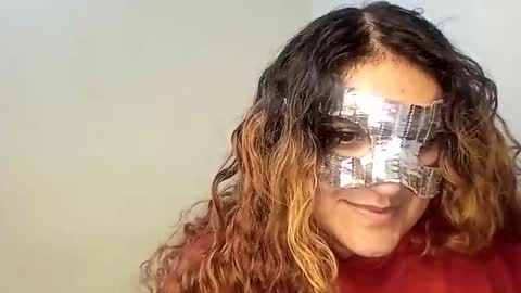 Snapshot of luana363 chatting on 10.29.25 luana363 online show from 10.29.25