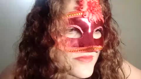 Snapshot of luanapowerful chatting on 01.25.25 luanapowerful online show from 01.25.25