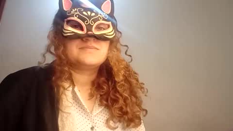 Snapshot of luanapowerful chatting on 11.04.25 luanapowerful online show from 11.04.25