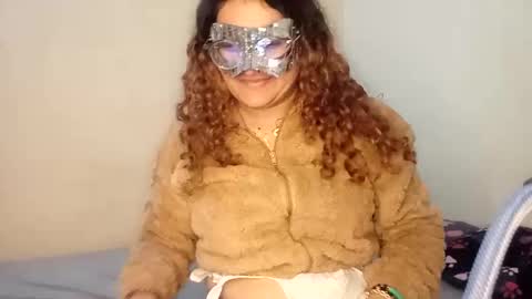 Snapshot of luanapowerful chatting on 11.09.25 luanapowerful online show from 11.09.25