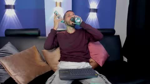 Lucas online show from 02.12.26