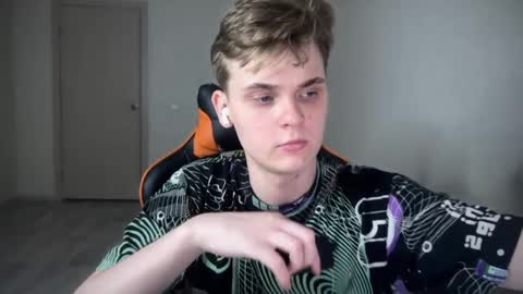 Lucas Gill online show from 12.25.24