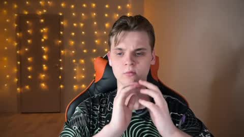 Lucas Gill online show from 01.09.25