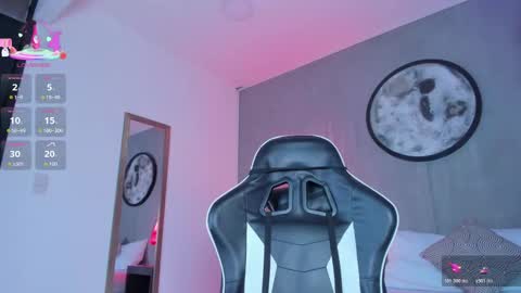 Snapshot of luccia_smith chatting on 11.21.25 L U C C I A online show from 11.21.25