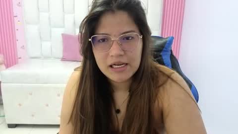 Snapshot of lucero_s chatting on 05.28.26 Lucero online show from 05.28.26