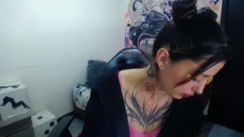 Snapshot of lucia_evans21 chatting on 04.21.26 lucia_evans21 online show from 04.21.26