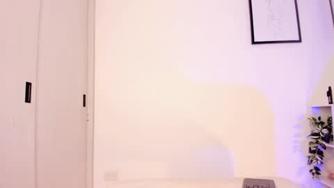 Lucia online show from 11.21.25