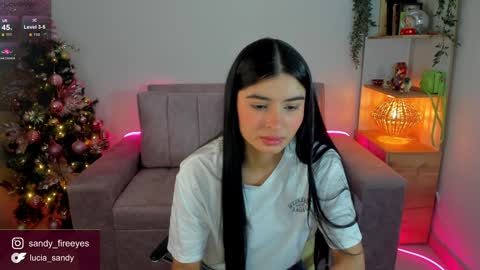 Snapshot of lucia_sandy chatting on 12.11.24 Lu Intagramsandy fireeyes online show from 12.11.24