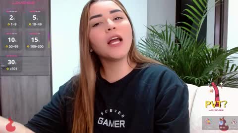 Snapshot of lucia_star_ chatting on 11.09.25 lucia star online show from 11.09.25