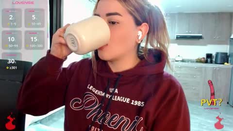 Snapshot of lucia_star_ chatting on 11.18.25 lucia star online show from 11.18.25