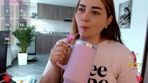 Snapshot of lucia_star_ chatting on 11.22.25 lucia star online show from 11.22.25