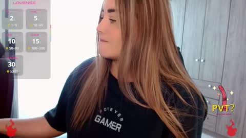 Snapshot of lucia_star_ chatting on 12.18.25 lucia star online show from 12.18.25