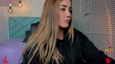 Snapshot of lucia_star_ chatting on 01.06.26 lucia star online show from 01.06.26