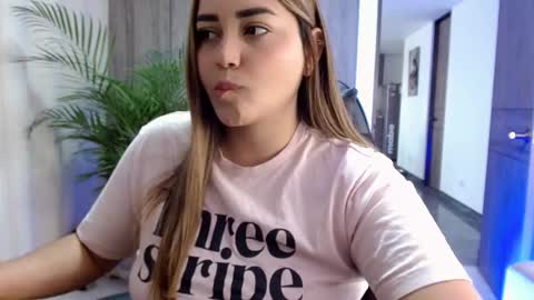 Snapshot of lucia_star_ chatting on 01.10.26 lucia star online show from 01.10.26