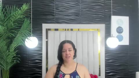 Lucia Vonne online show from 01.21.25