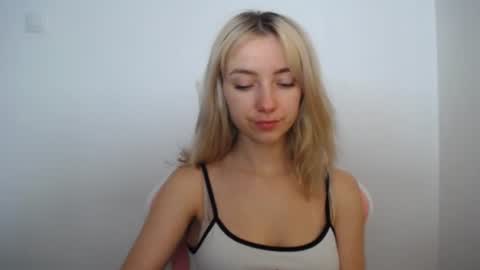 Snapshot of luciacam20 chatting on 07.18.26 Lucy online show from 07.18.26