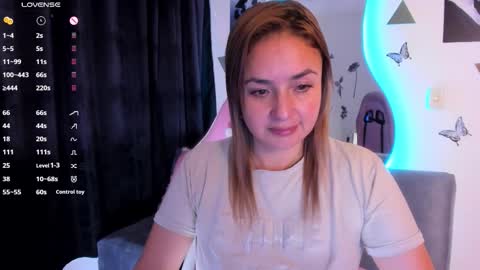 Snapshot of luciamature_ chatting on 11.09.25 Lucia online show from 11.09.25