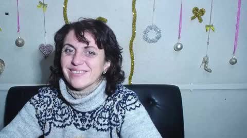 LuciaMi online show from 12.29.24