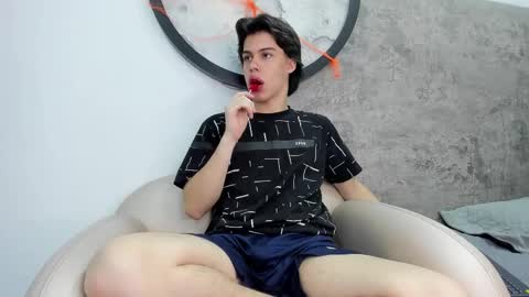lucian_greyy online show from 10.14.25