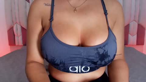 instagram luciana417  online show from 09.12.25