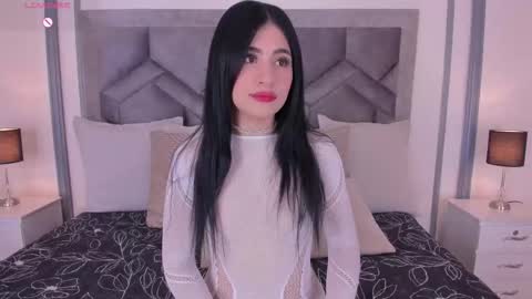 Snapshot of lucianacohelo chatting on 09.16.25 online show from 09.16.25