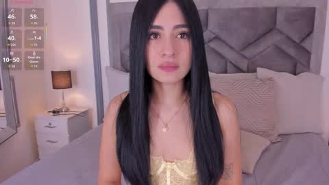 Snapshot of lucianacohelo chatting on 10.12.25 online show from 10.12.25