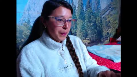 Snapshot of lucianahalen chatting on 09.29.25 Lucy online show from 09.29.25