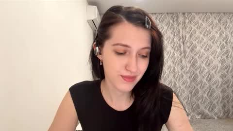 Snapshot of lucibeveridge chatting on 10.31.25 Mary online show from 10.31.25