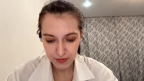 Snapshot of lucibeveridge chatting on 11.21.25 Mary online show from 11.21.25