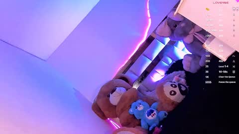 Snapshot of lucidollts_ chatting on 02.18.25 Luci online show from 02.18.25