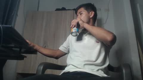 Snapshot of lucifferr_ chatting on 10.01.25 leonel online show from 10.01.25