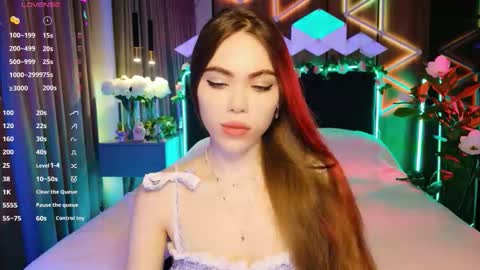 Snapshot of lucifiella chatting on 09.09.25 MimiFors online show from 09.09.25